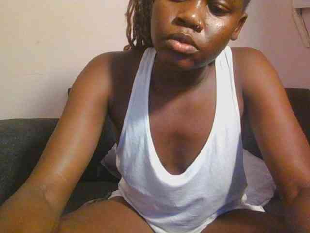 Midnightwhisper01 webcam