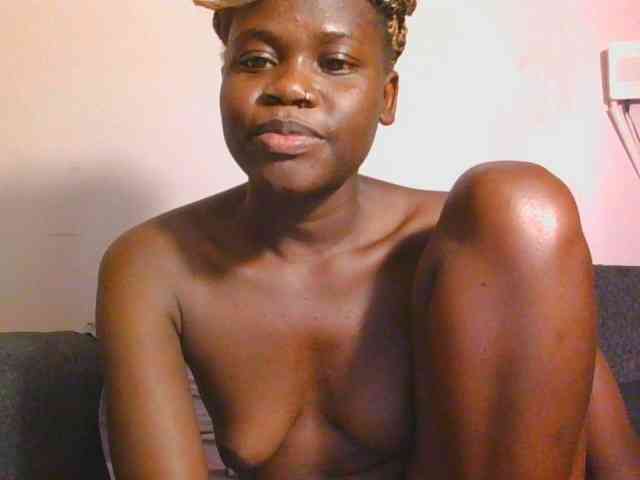 Midnightwhisper01 webcam