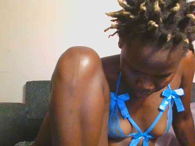 Midnightwhisper01 webcam