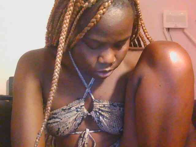 Midnightwhisper01 webcam