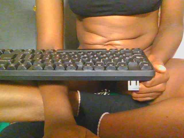 Midnightwhisper01 webcam
