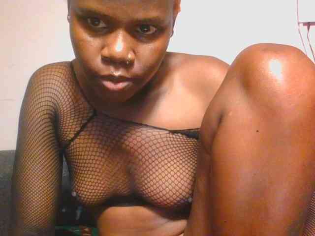 Midnightwhisper01 webcam