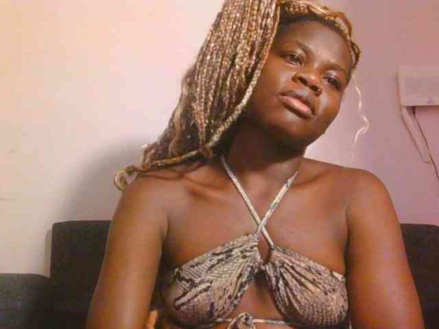 Midnightwhisper01 webcam