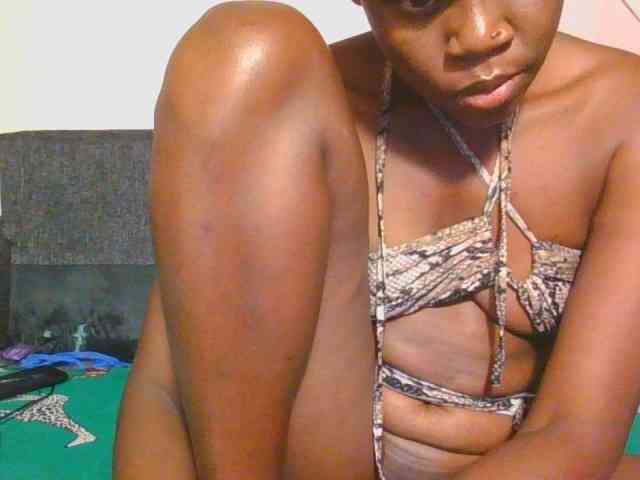 Midnightwhisper01 webcam