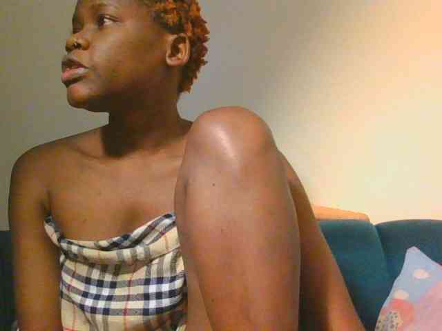 Midnightwhisper01 webcam