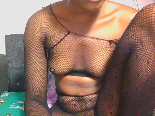Midnightwhisper01 webcam
