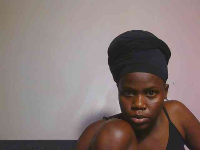 Midnightwhisper01 webcam