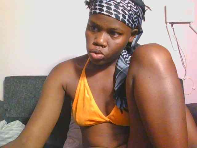 Midnightwhisper01 webcam