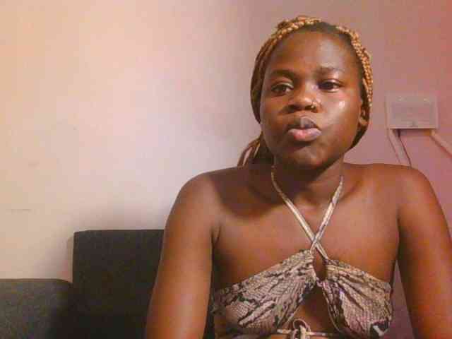 Midnightwhisper01 webcam