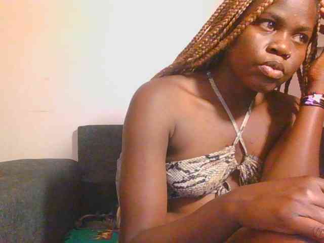 Midnightwhisper01 webcam
