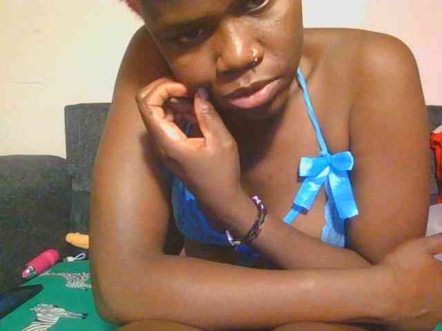 Midnightwhisper01 webcam