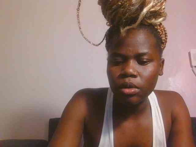 Midnightwhisper01 webcam