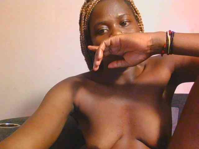 Midnightwhisper01 webcam