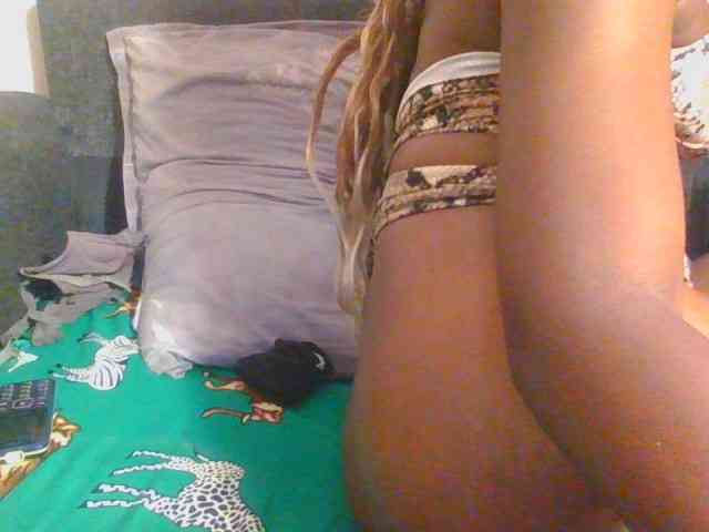 Midnightwhisper01 webcam