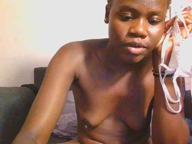 Midnightwhisper01 webcam