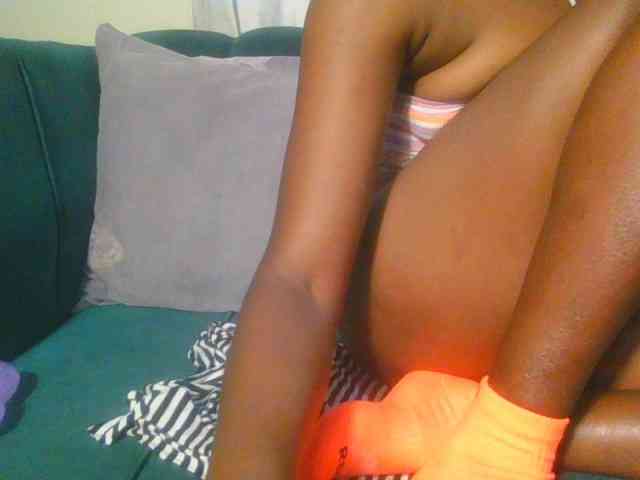 Midnightwhisper01 webcam