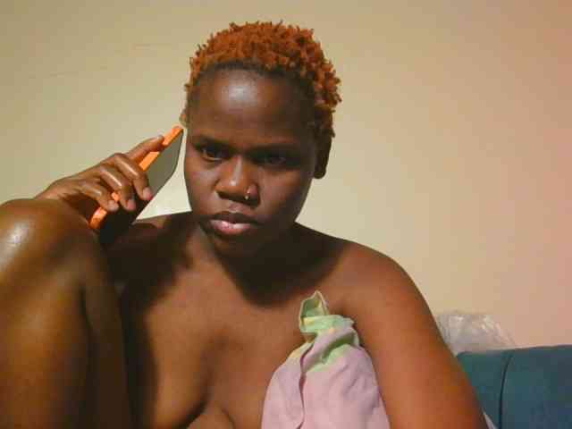 Midnightwhisper01 webcam