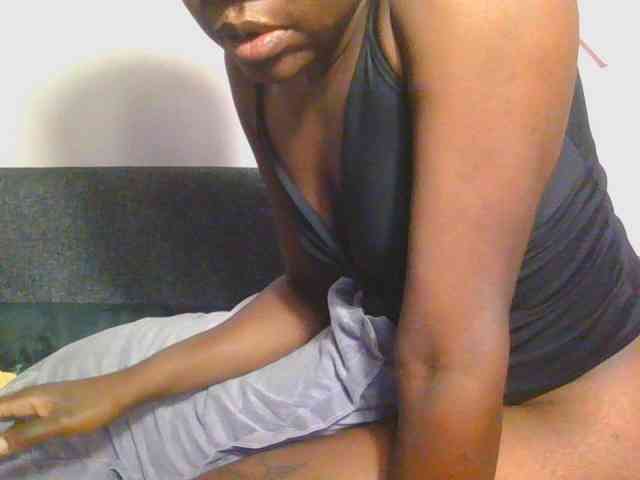 Midnightwhisper01 webcam