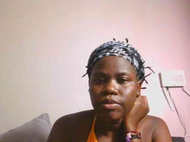 Midnightwhisper01 webcam
