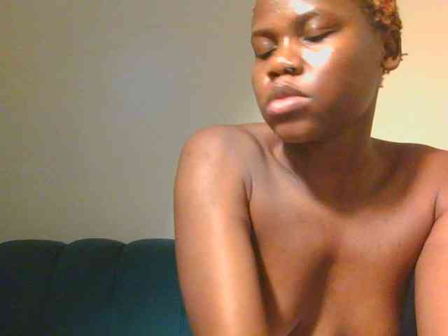 Midnightwhisper01 webcam