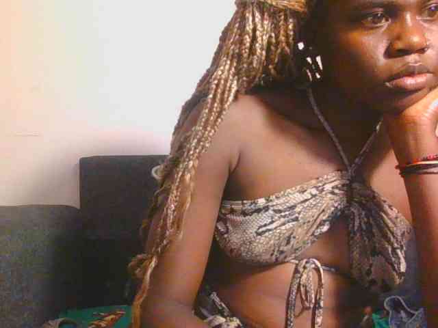 Midnightwhisper01 webcam