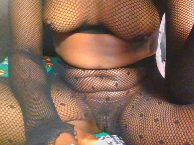 Midnightwhisper01 webcam