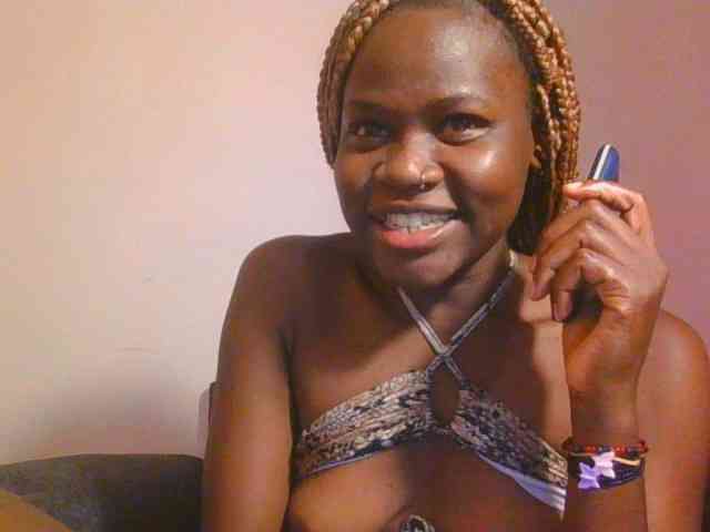 Midnightwhisper01 webcam