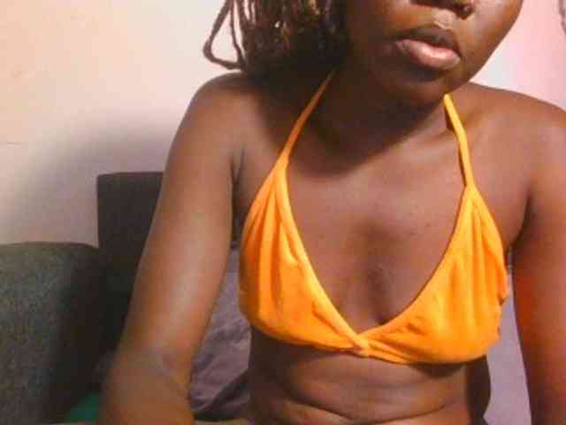Midnightwhisper01 webcam