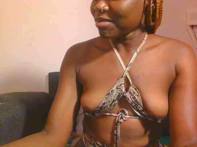 Midnightwhisper01 webcam