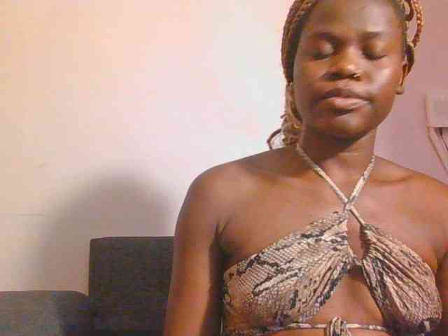 Midnightwhisper01 webcam