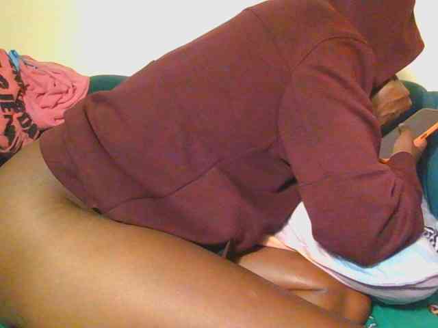 Midnightwhisper01 webcam