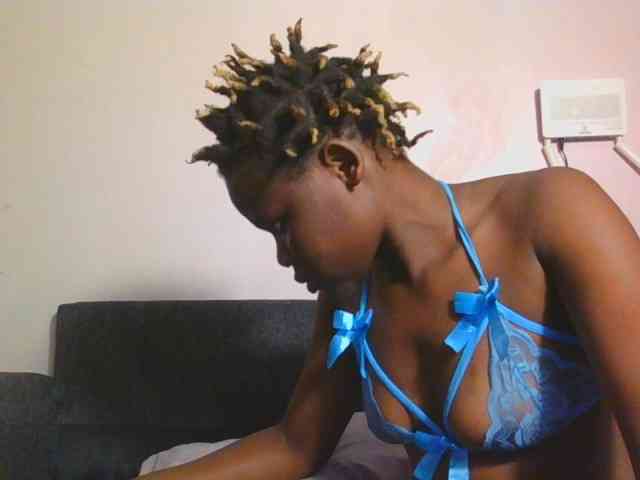 Midnightwhisper01 webcam