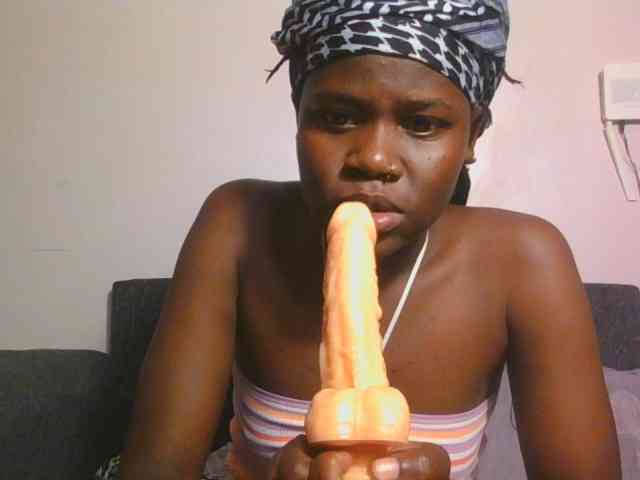 Midnightwhisper01 webcam