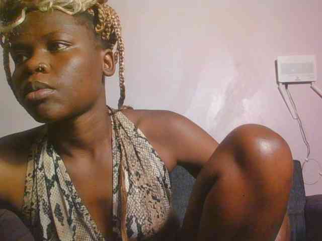 Midnightwhisper01 webcam