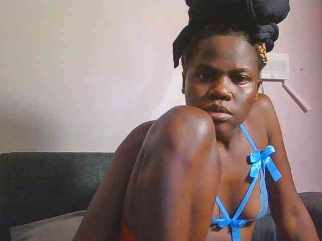 Midnightwhisper01 webcam