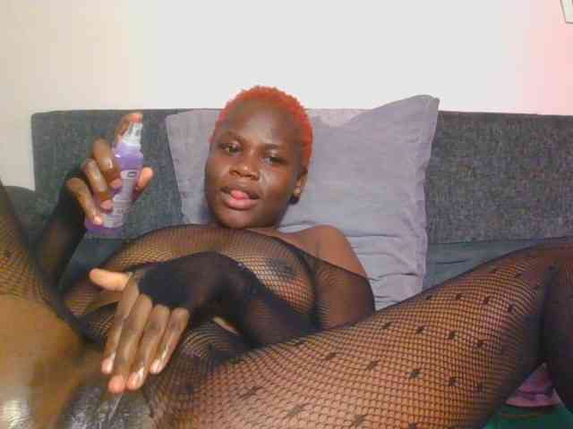 Midnightwhisper01 webcam
