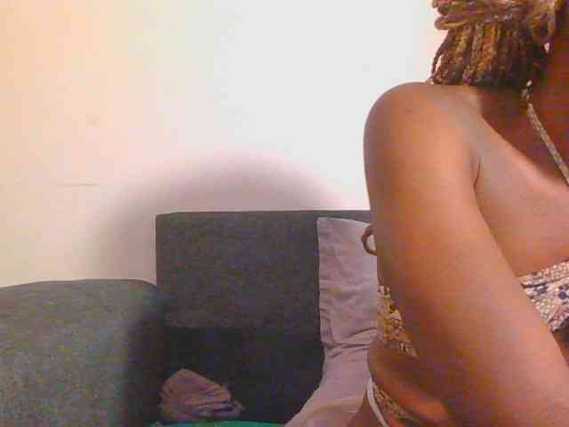 Midnightwhisper01 webcam