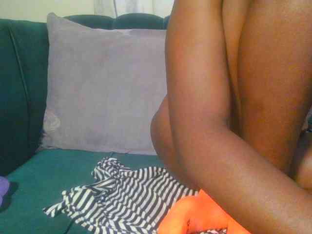 Midnightwhisper01 webcam