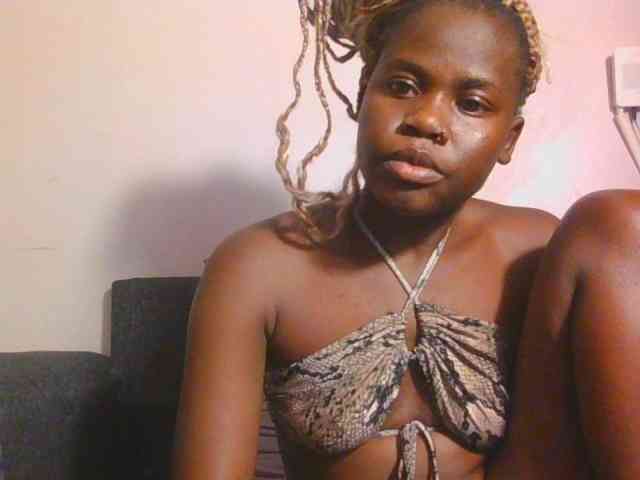 Midnightwhisper01 webcam