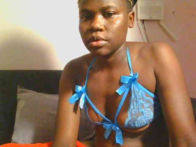 Midnightwhisper01 webcam