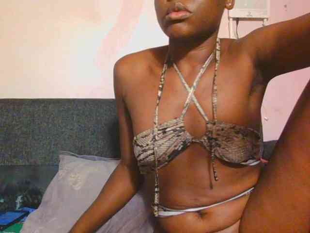 Midnightwhisper01 webcam