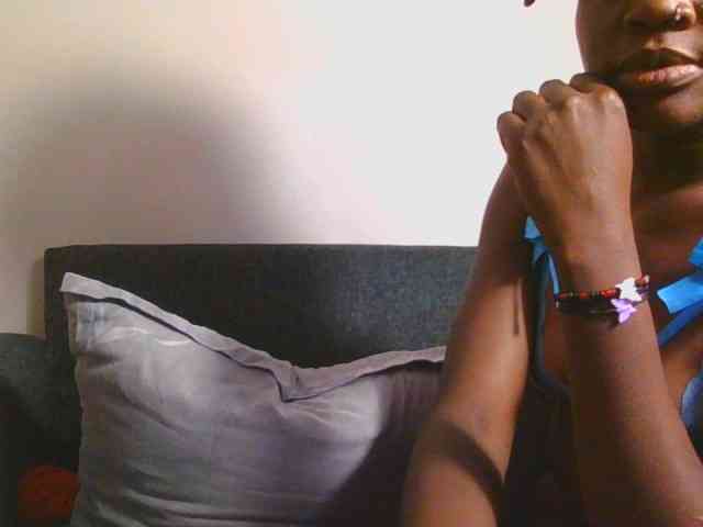 Midnightwhisper01 webcam