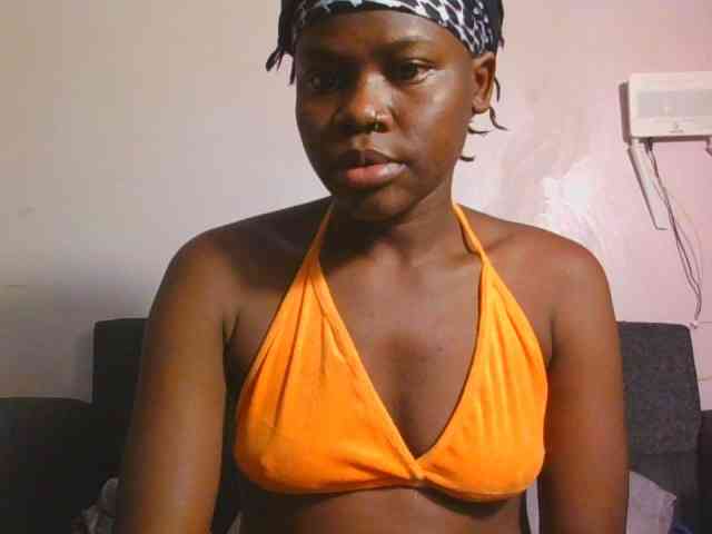 Midnightwhisper01 webcam