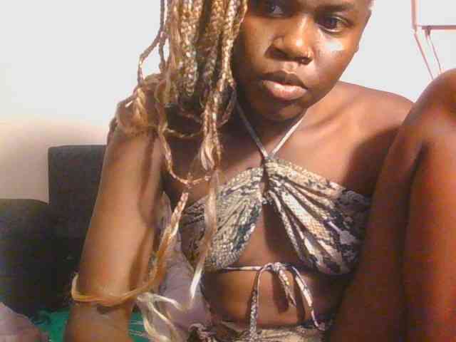 Midnightwhisper01 webcam