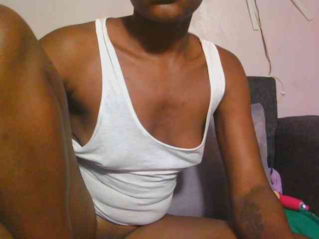 Midnightwhisper01 webcam
