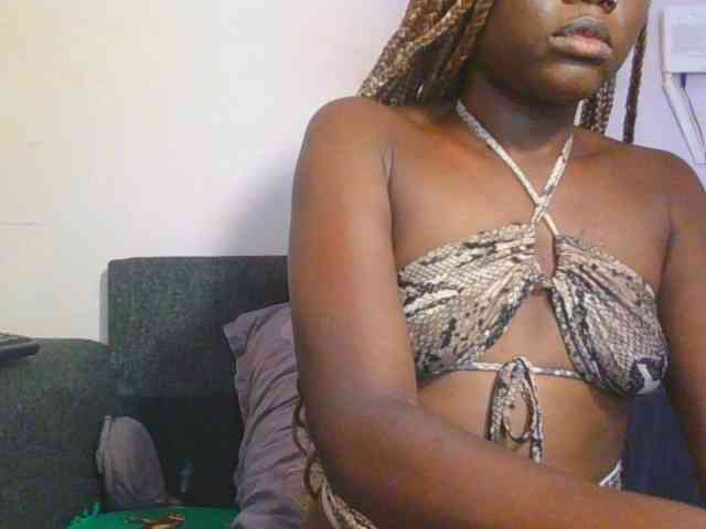 Midnightwhisper01 webcam