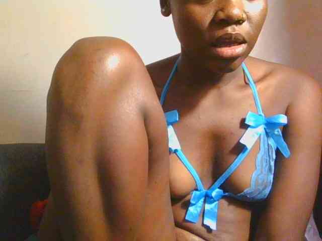 Midnightwhisper01 webcam