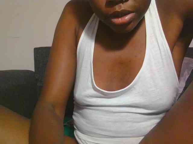 Midnightwhisper01 webcam
