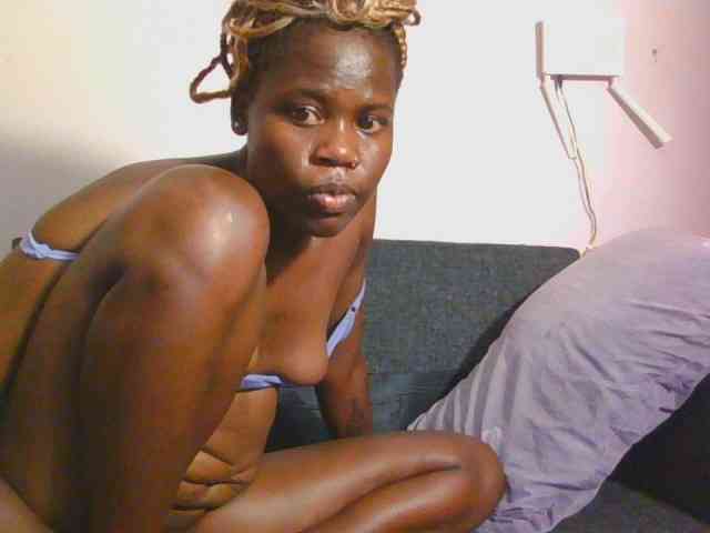 Midnightwhisper01 webcam