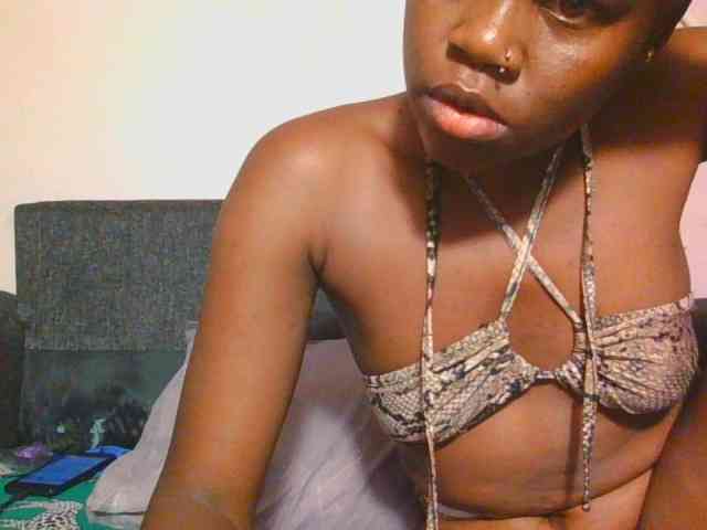 Midnightwhisper01 webcam